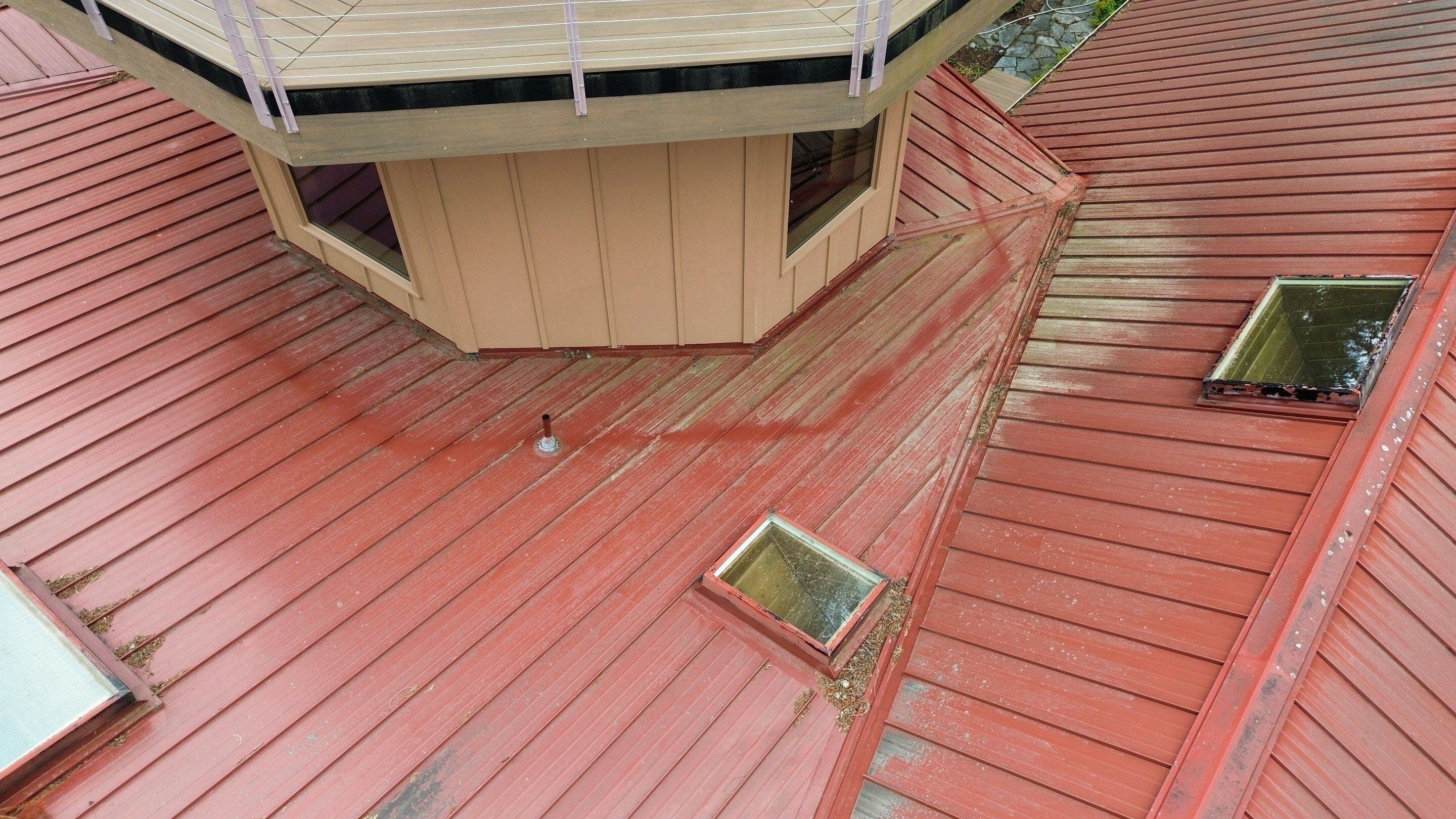 Metal roof that is dirty and worn